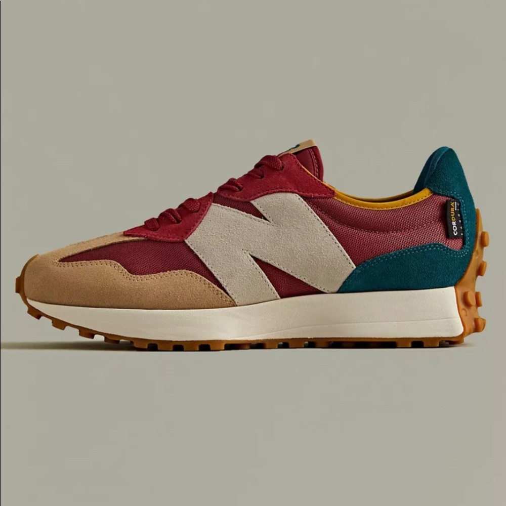 New Balance 327 Sneaker (m7) womens 8.5